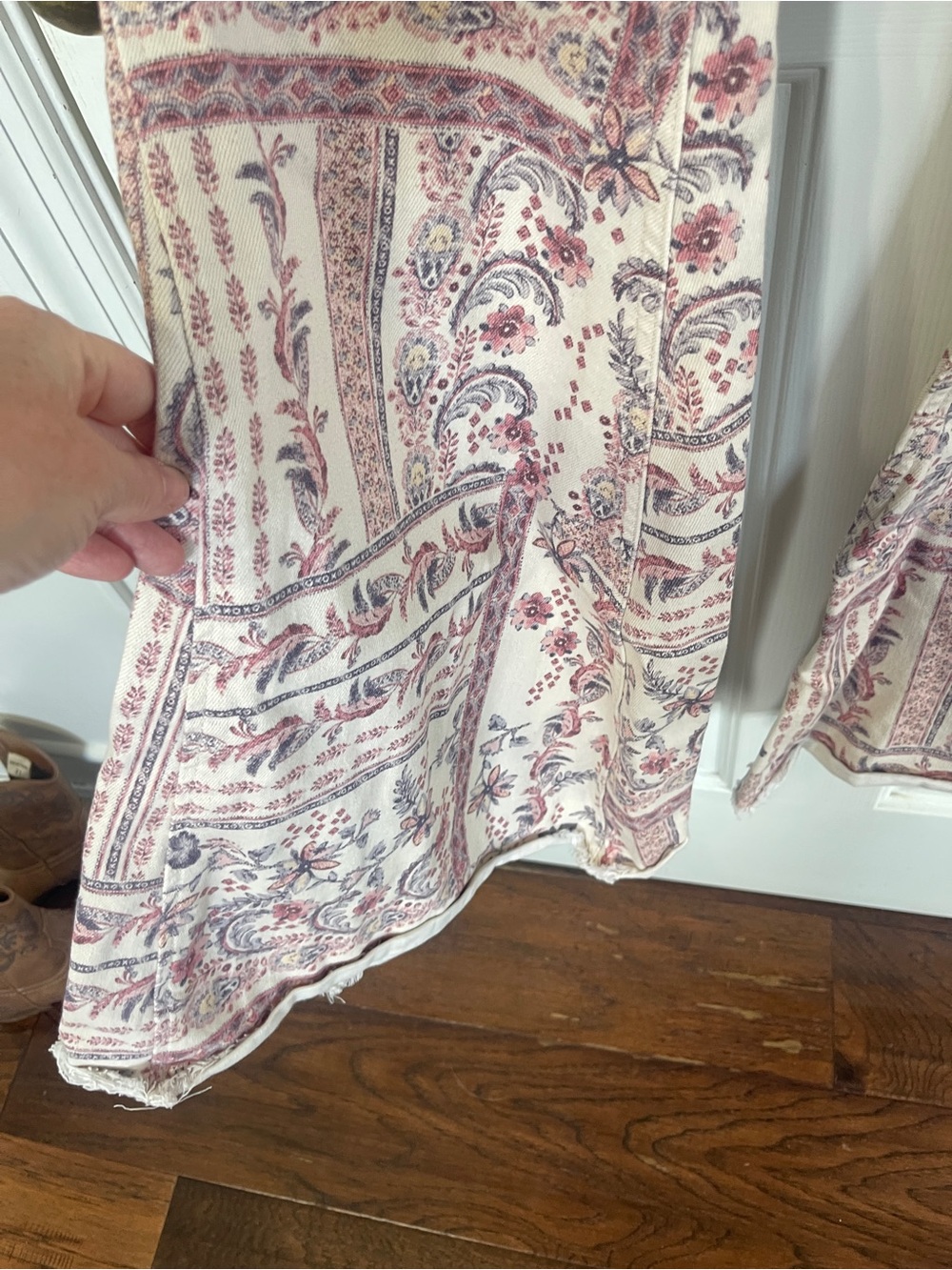 Shyanne Bell Bottom Jeans 30 Cream Floral Patchwork Frayed Boho Western - Picture 4 of 9